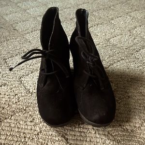 Black booties!😍🤗